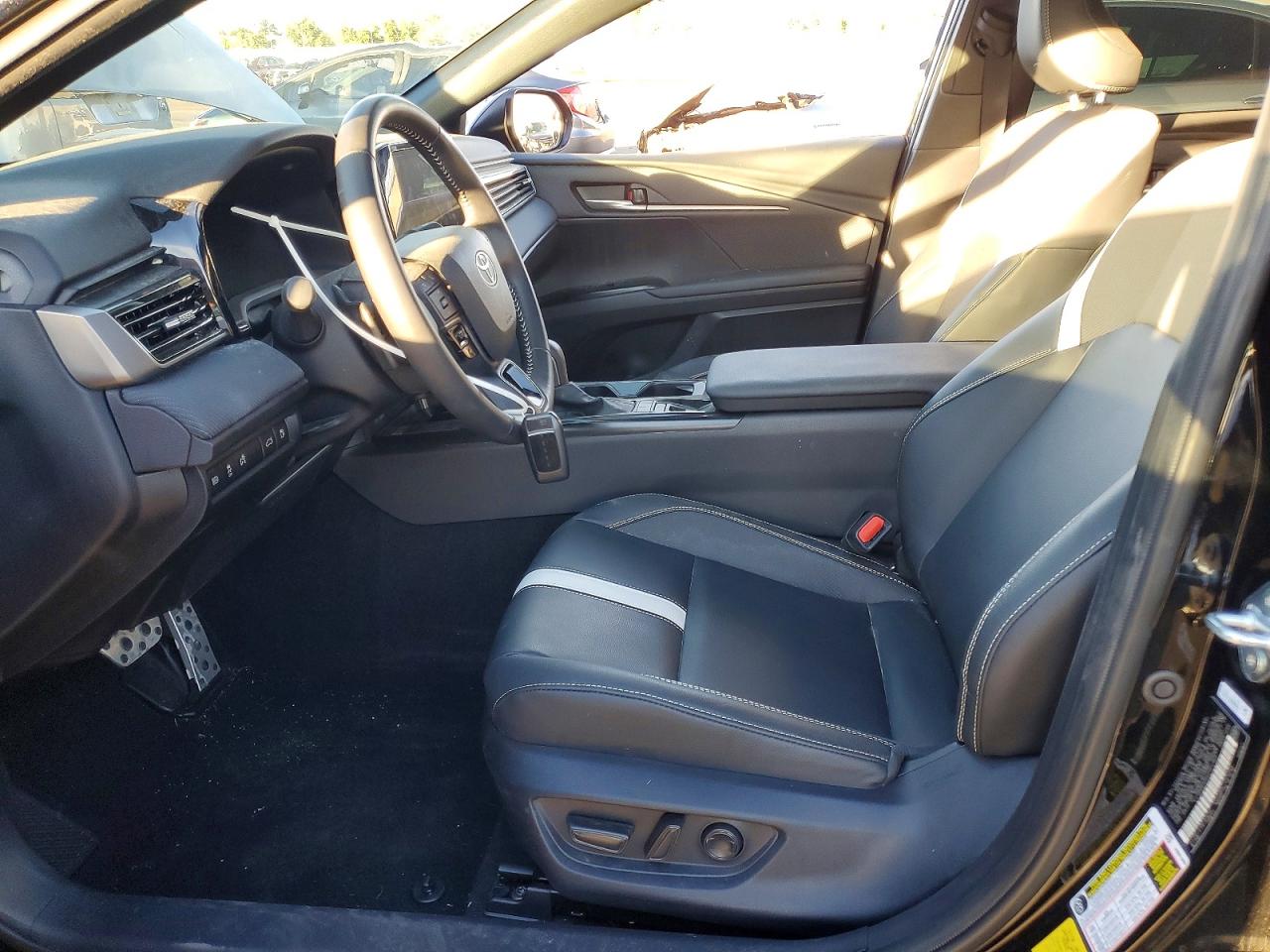 2025 TOYOTA CAMRY XSE photo 13