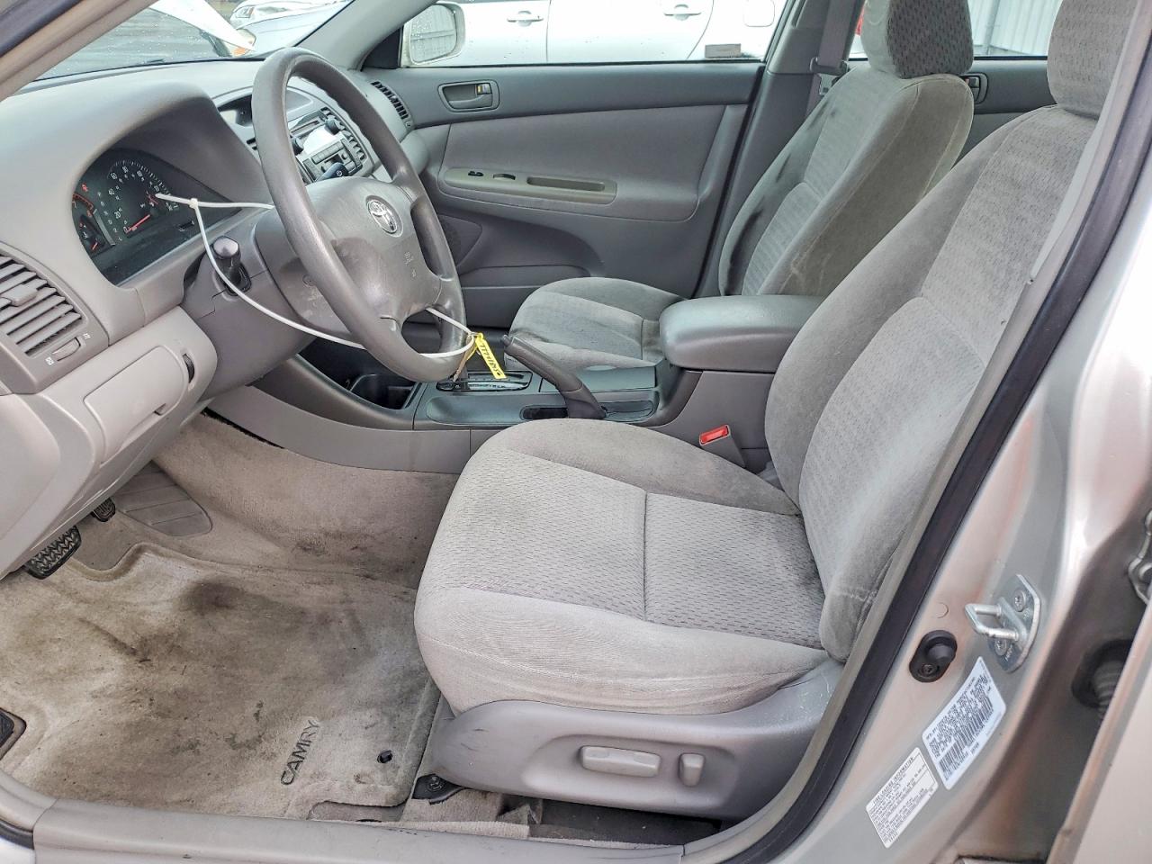 2002 TOYOTA CAMRY LE photo 7
