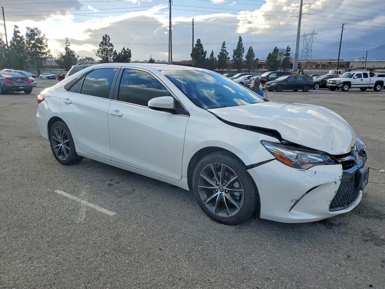 2015 TOYOTA CAMRY XSE photo 7