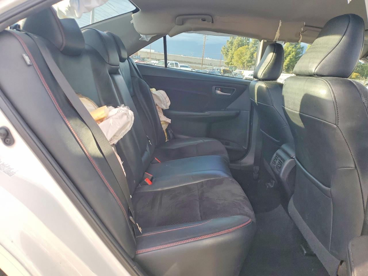 2015 TOYOTA CAMRY XSE photo 19