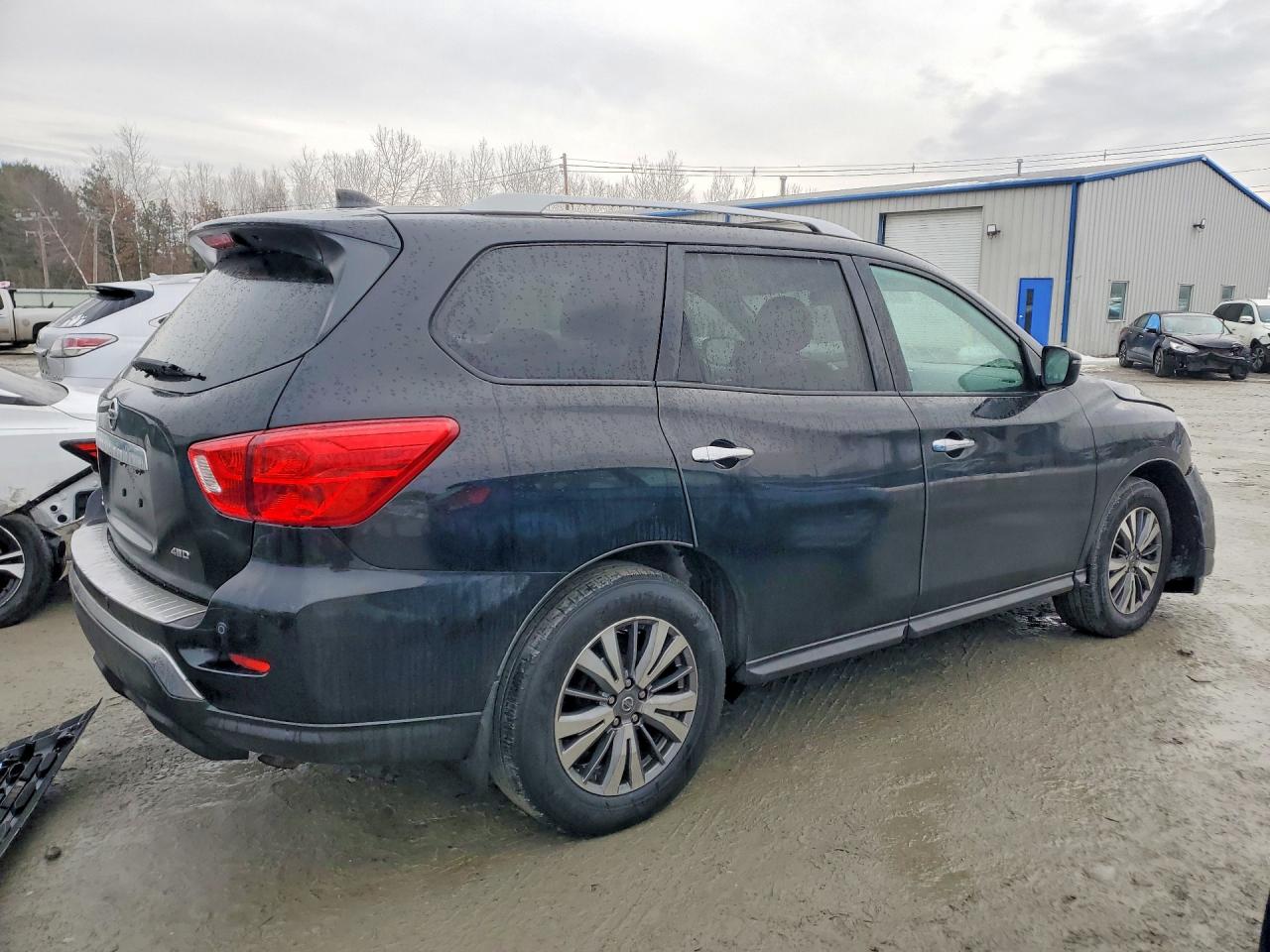 2020 NISSAN PATHFINDER S photo 5