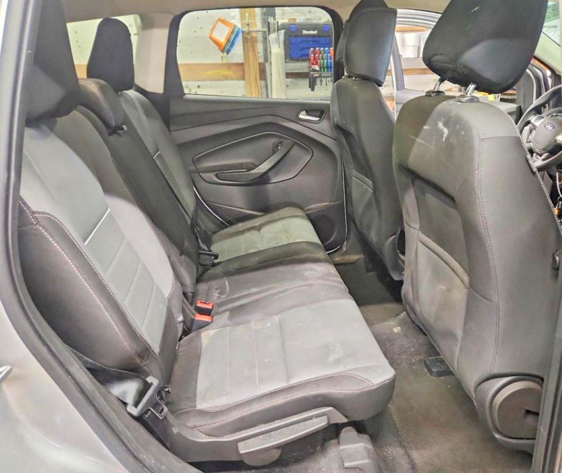 2015 FORD ESCAPE SE photo 21
