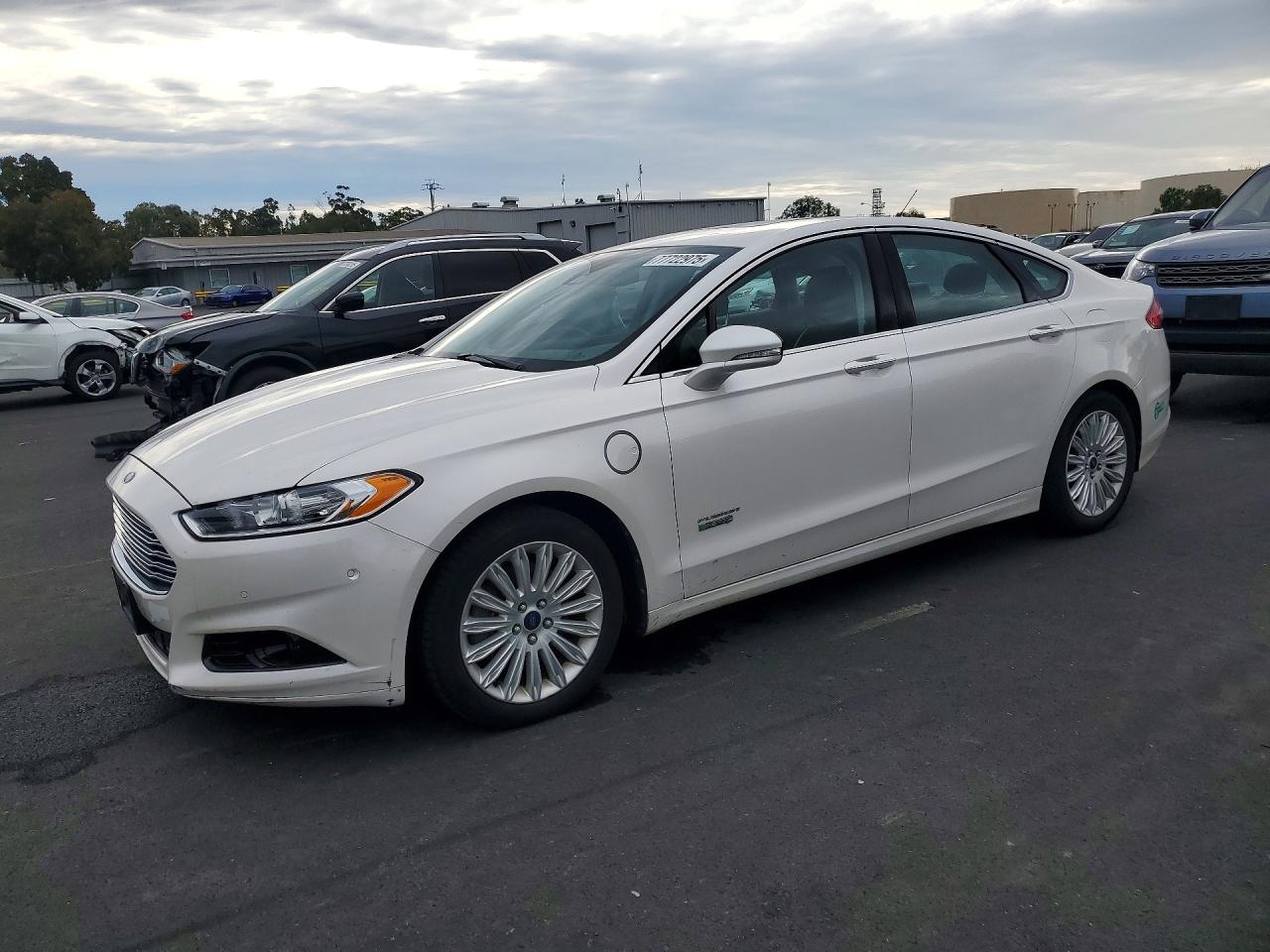2013 FORD FUSION