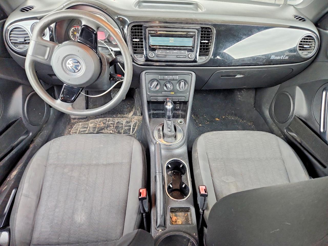 2013 VOLKSWAGEN BEETLE photo 8