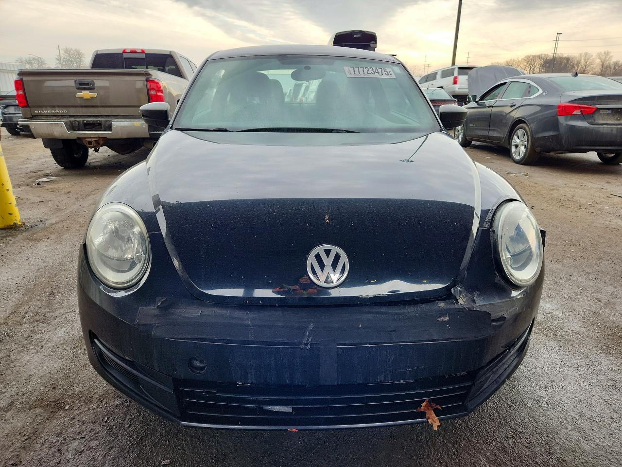 2013 VOLKSWAGEN BEETLE photo 5
