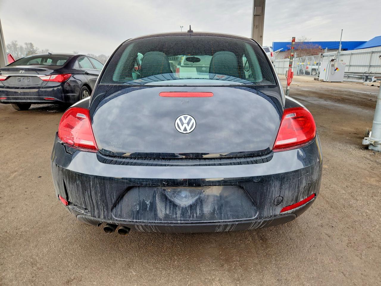 2013 VOLKSWAGEN BEETLE photo 6