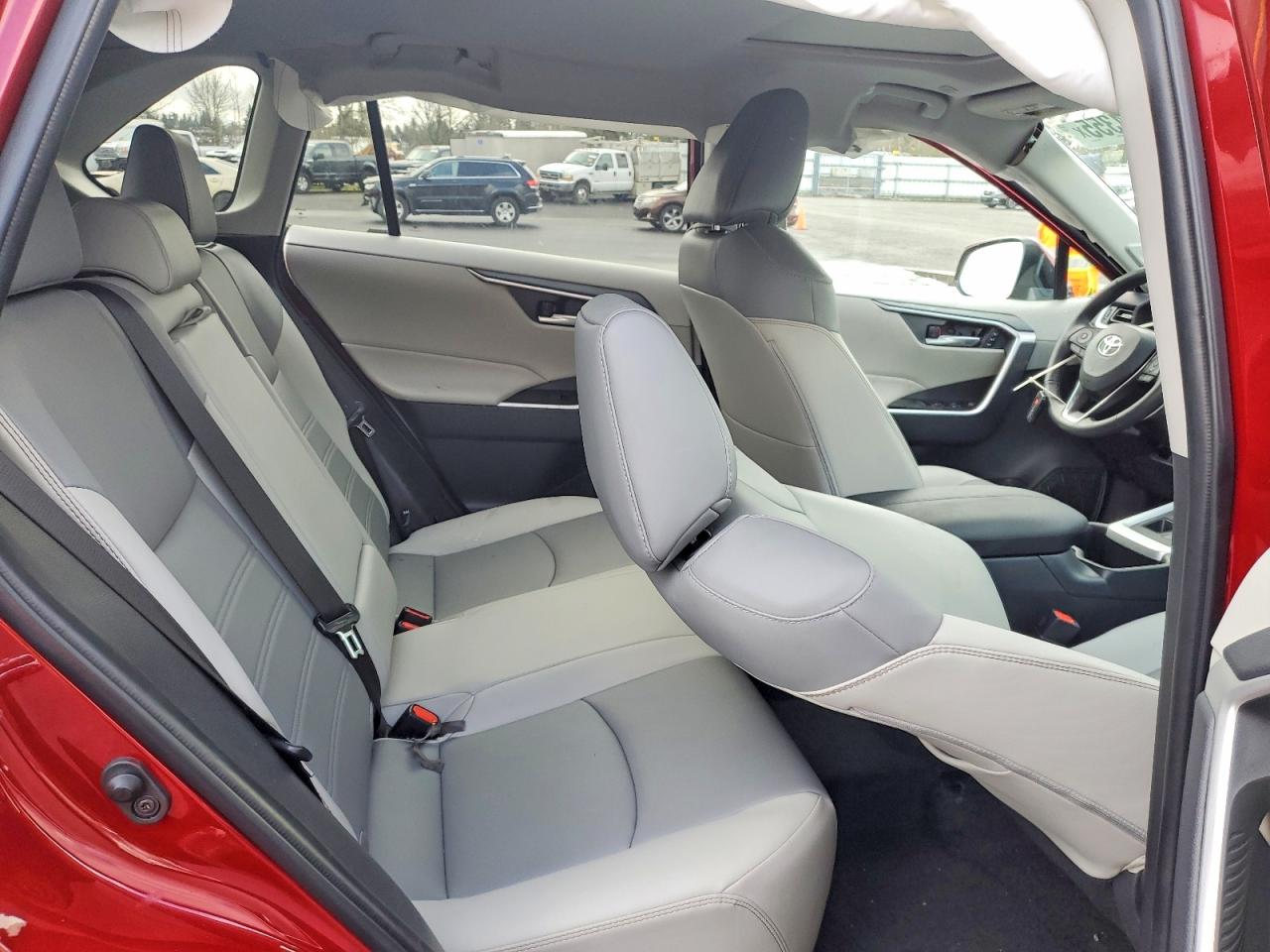 2025 TOYOTA RAV4 XLE PREMIUM photo 10