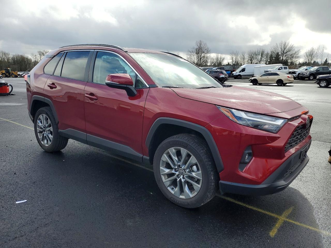 2025 TOYOTA RAV4 XLE PREMIUM photo 4