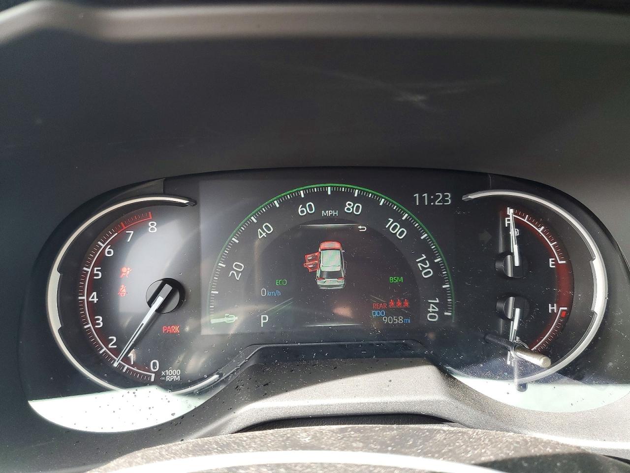 2025 TOYOTA RAV4 XLE PREMIUM photo 9