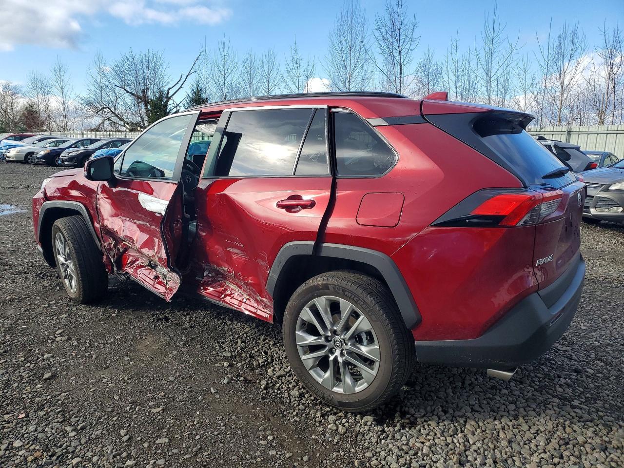2025 TOYOTA RAV4 XLE PREMIUM photo 2