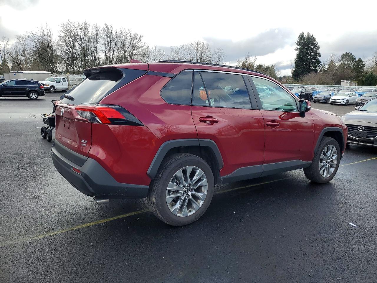 2025 TOYOTA RAV4 XLE PREMIUM photo 3