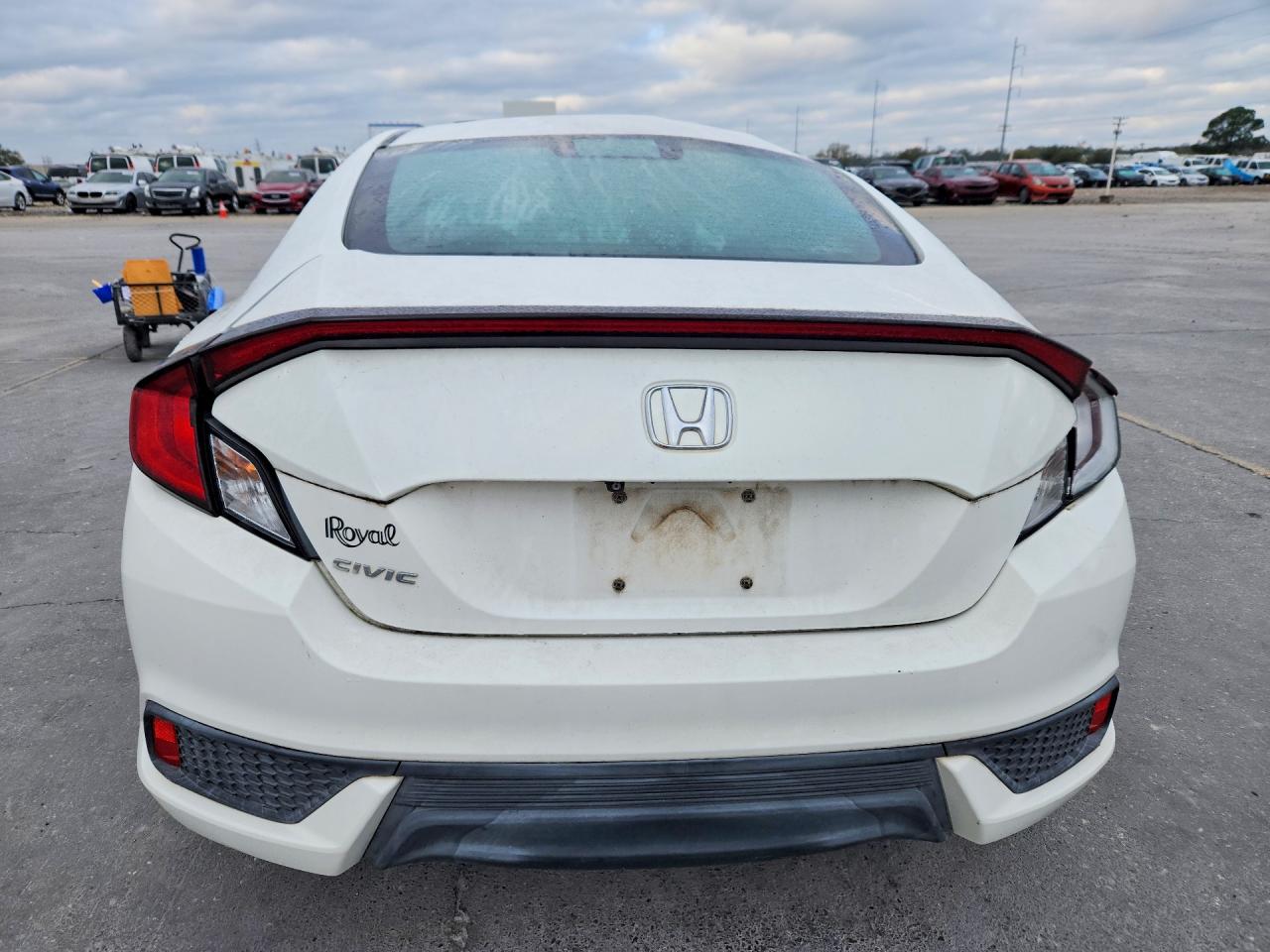 2017 HONDA CIVIC LX photo 11