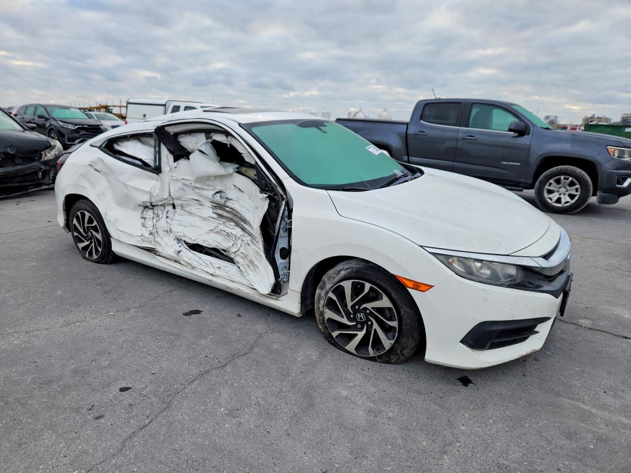 2017 HONDA CIVIC LX photo 7