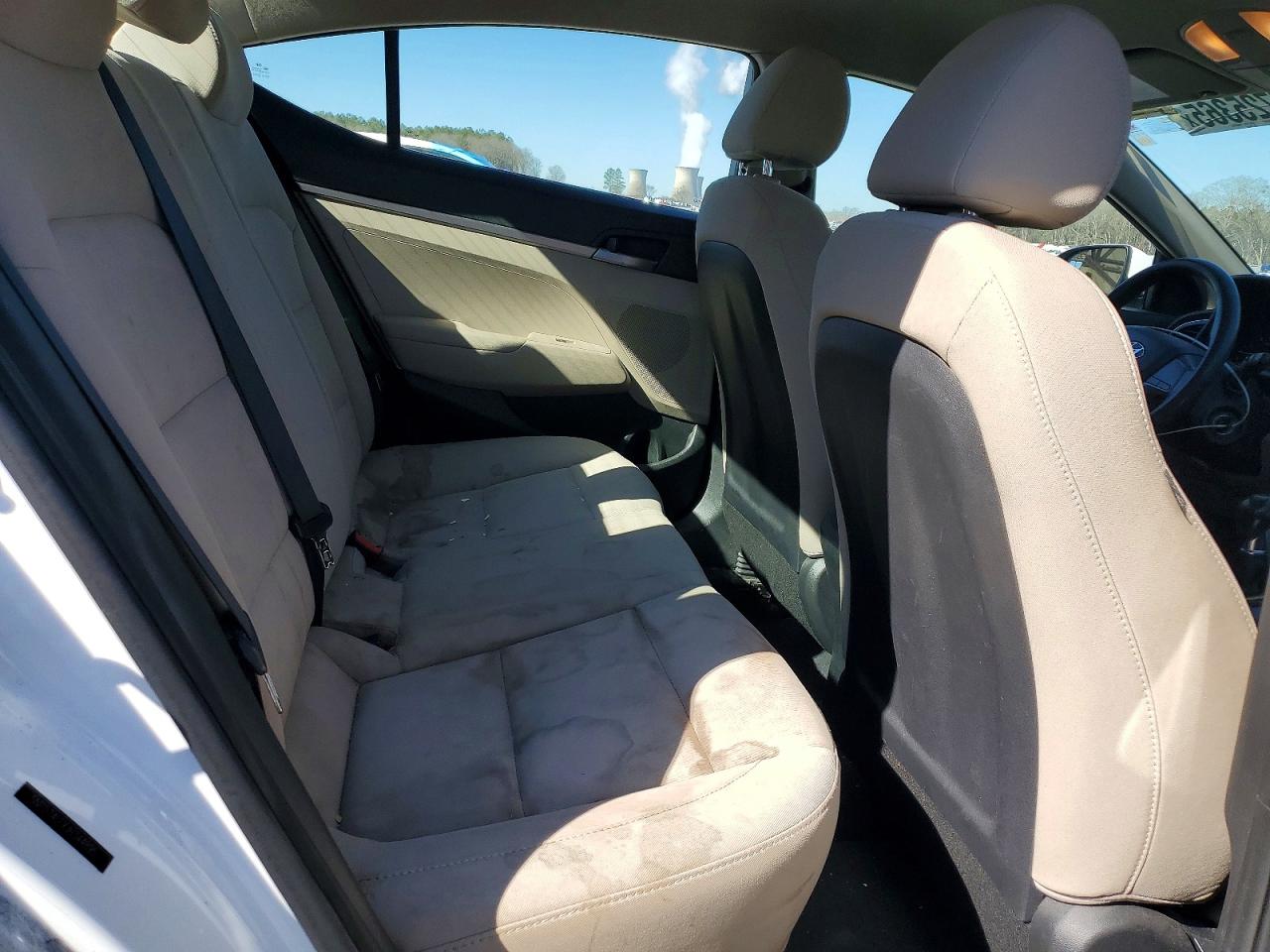 2018 HYUNDAI ELANTRA SE photo 19