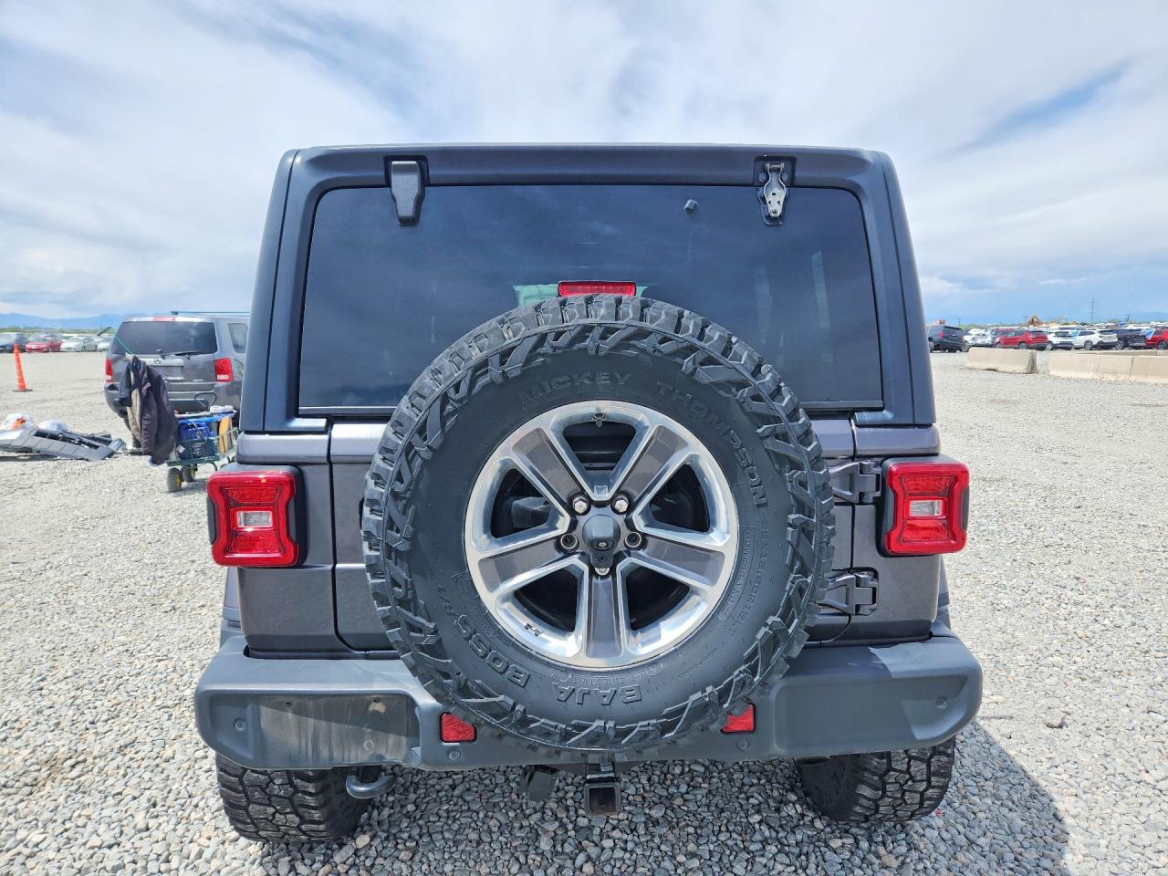 2018 JEEP WRANGLER UNLIMITED SAHARA photo 11