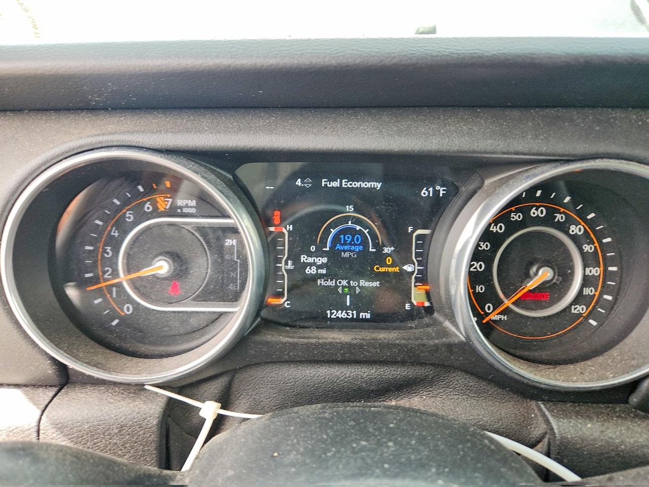 2018 JEEP WRANGLER UNLIMITED SAHARA photo 17