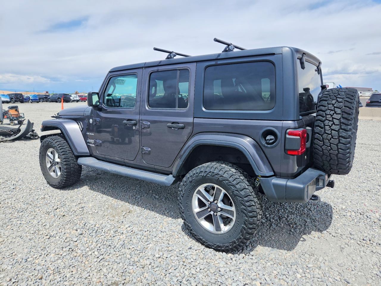 2018 JEEP WRANGLER UNLIMITED SAHARA photo 3
