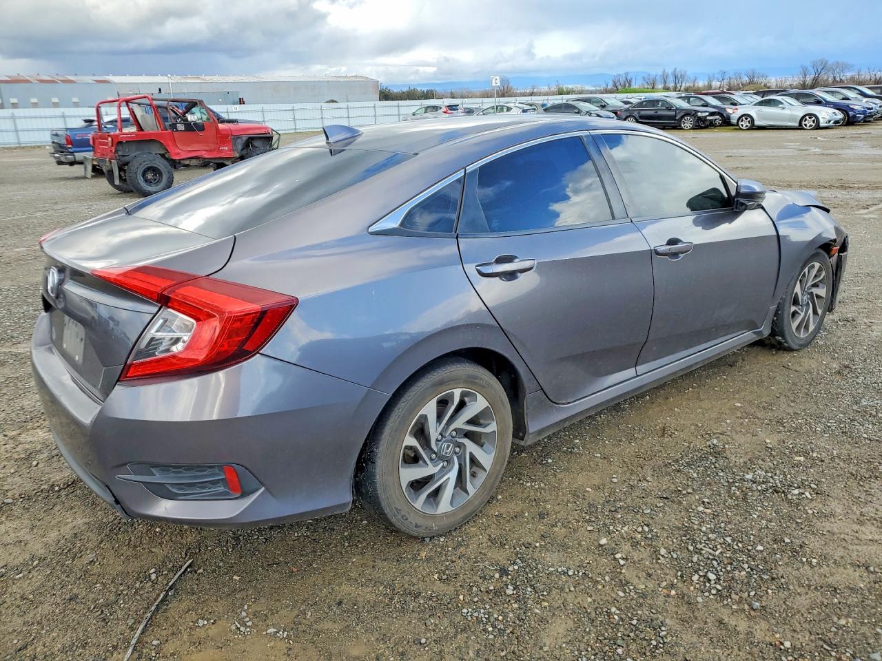 2017 HONDA CIVIC EX photo 3