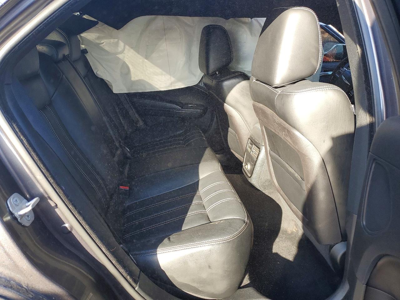 2014 CHRYSLER 300 S photo 19
