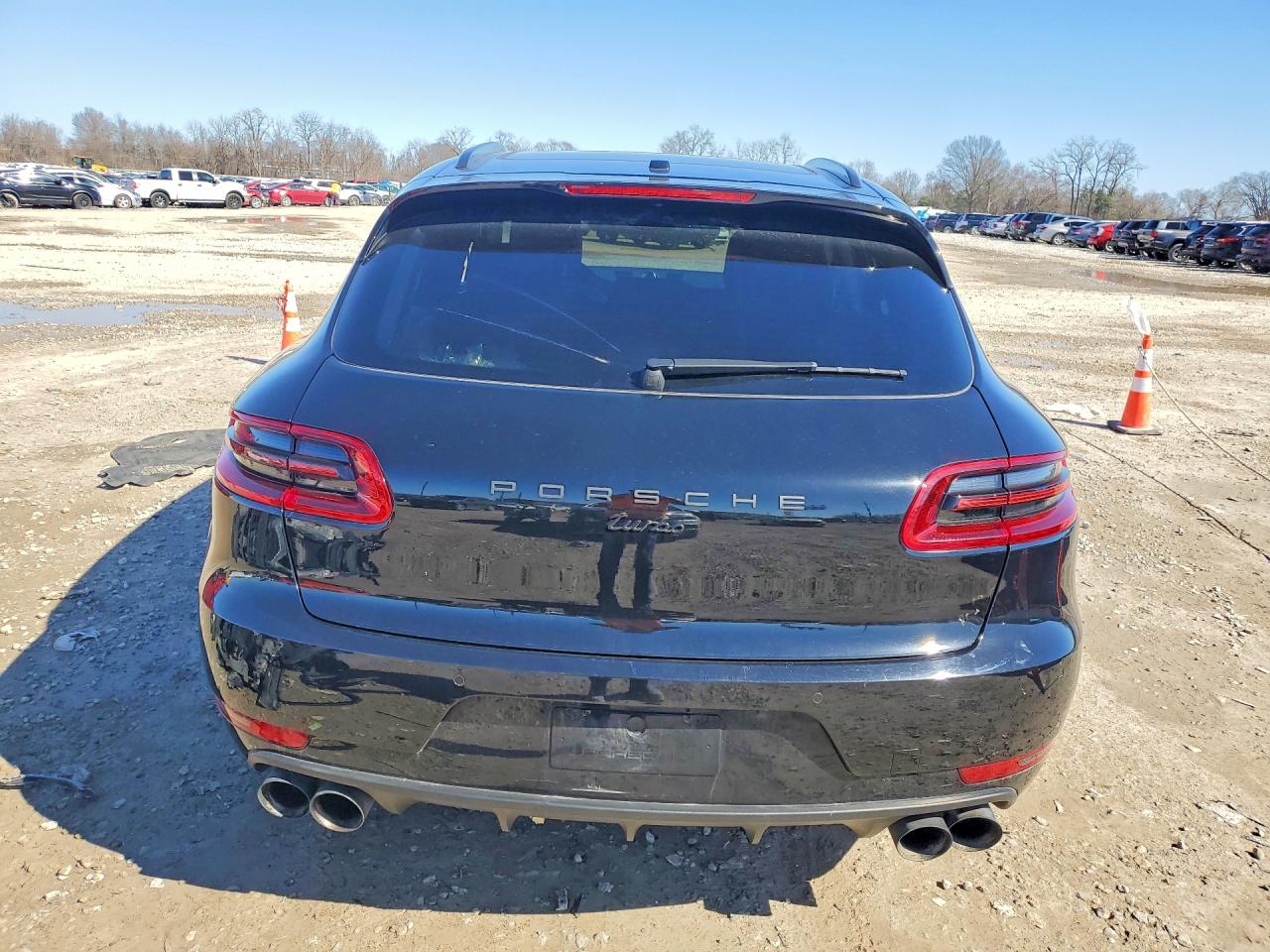 2018 PORSCHE MACAN TURBO photo 11