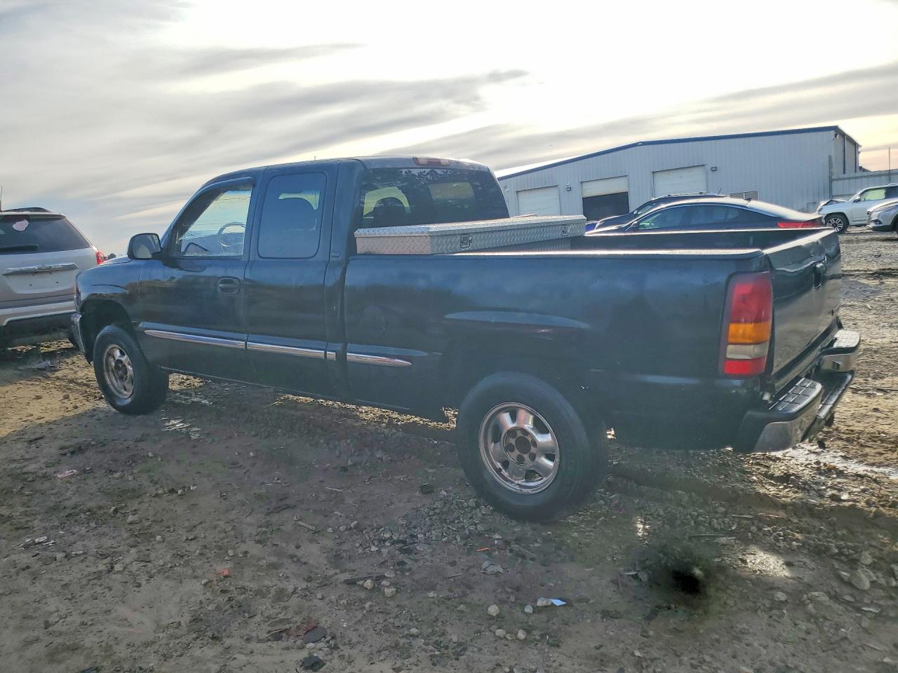 2001 GMC NEW SIERRA K1500 photo 3