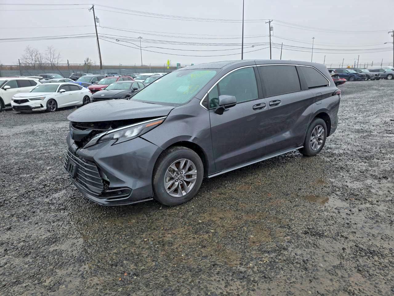 2025 TOYOTA SIENNA