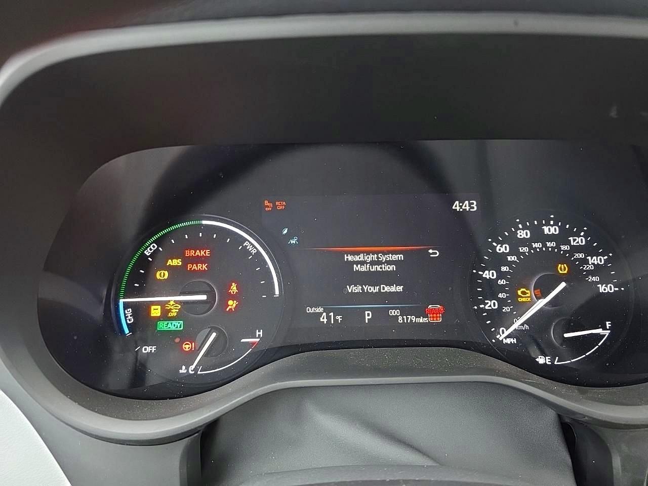 2025 TOYOTA SIENNA LE photo 8