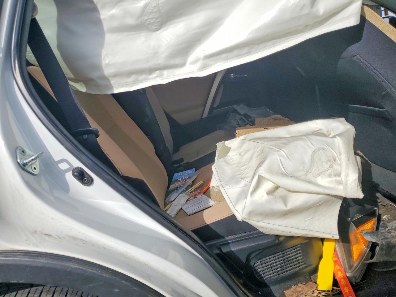 2016 TOYOTA RAV4 HV XLE photo 10