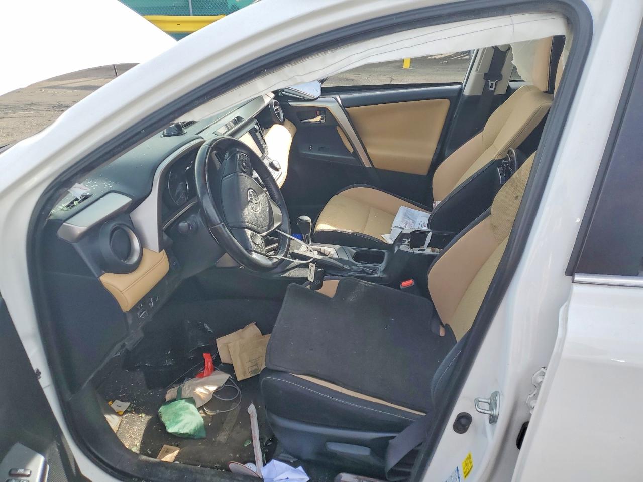 2016 TOYOTA RAV4 HV XLE photo 7