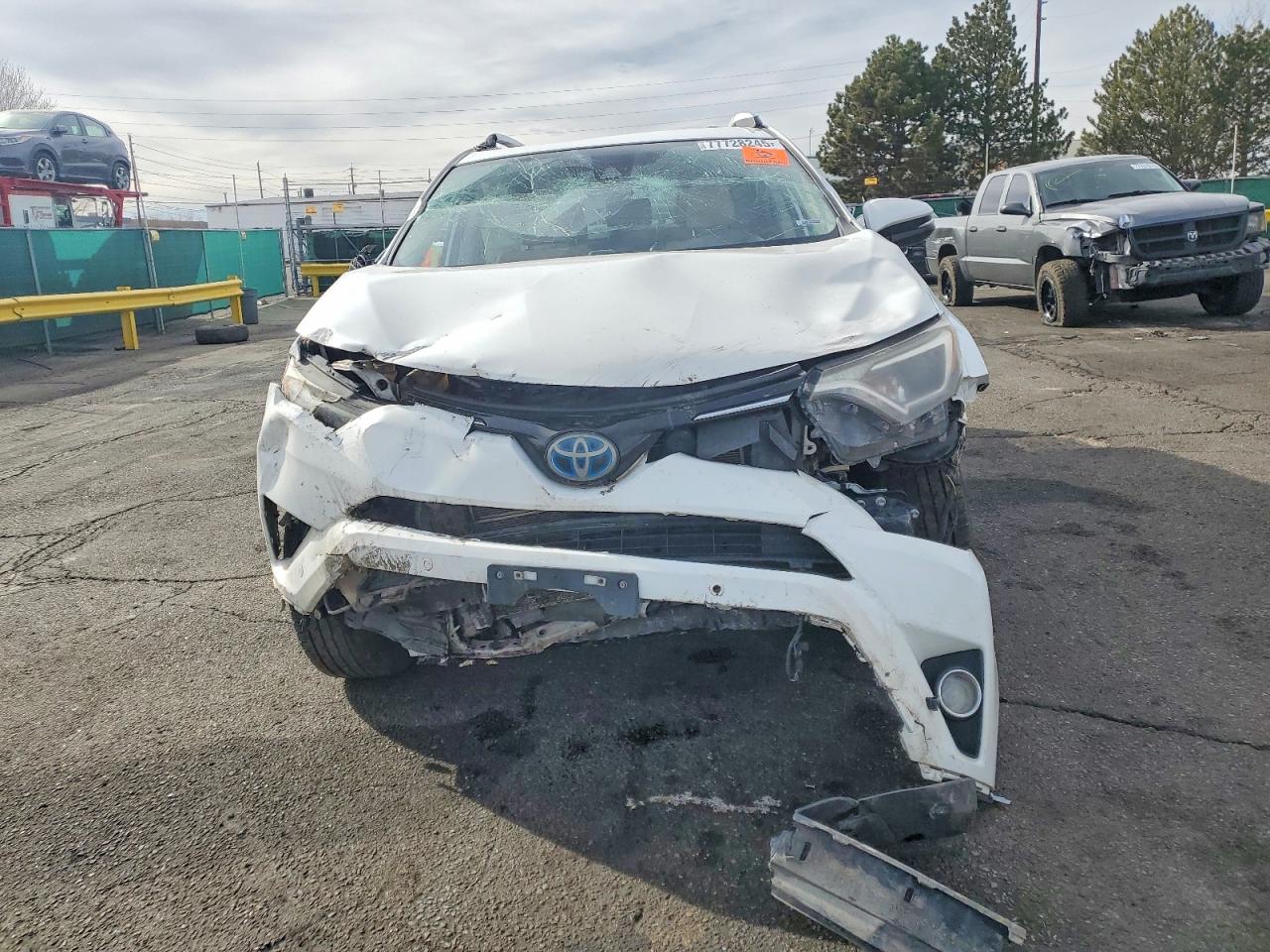2016 TOYOTA RAV4 HV XLE photo 5