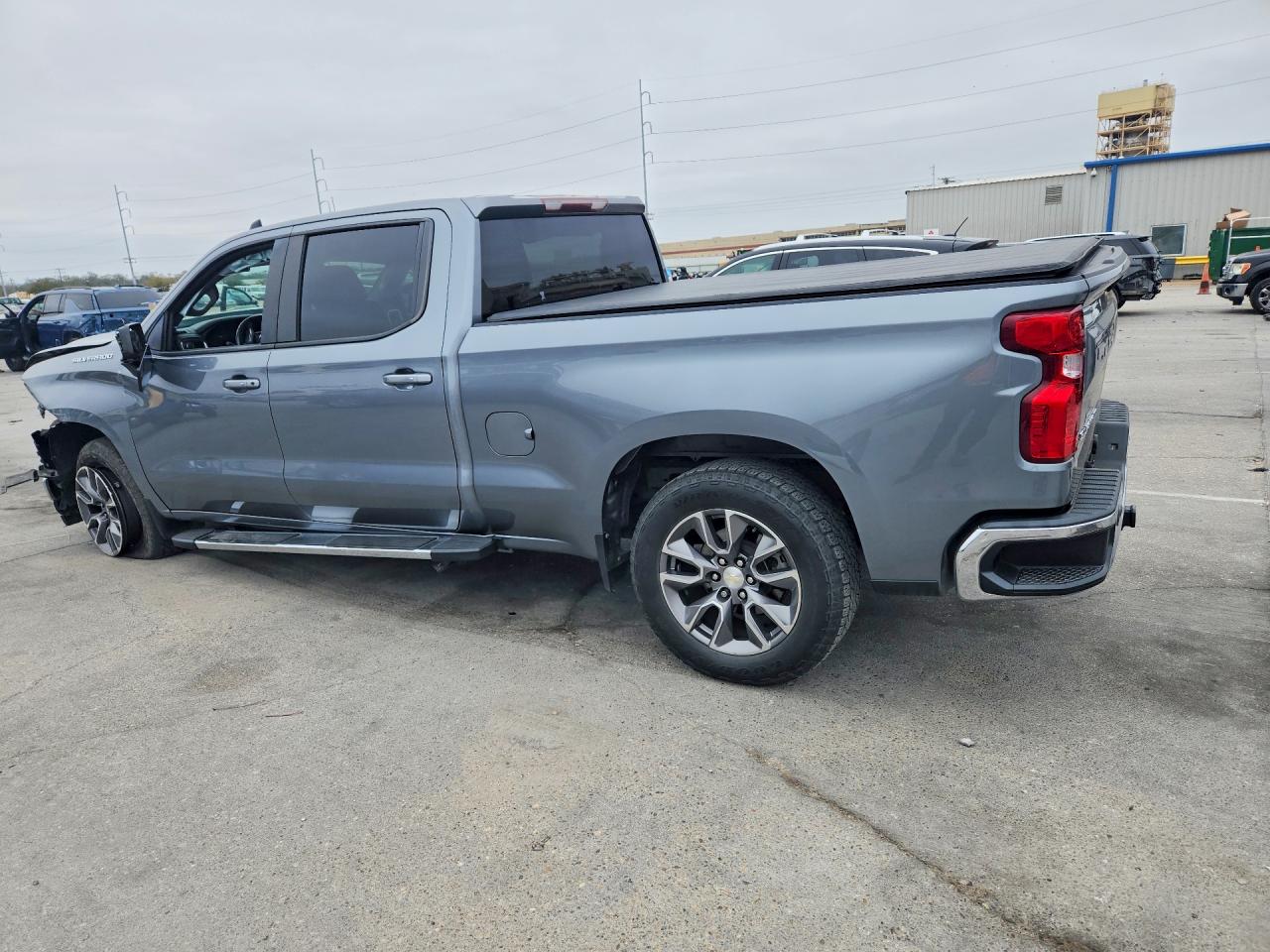 2019 CHEVROLET SILVERADO C1500 LT photo 2