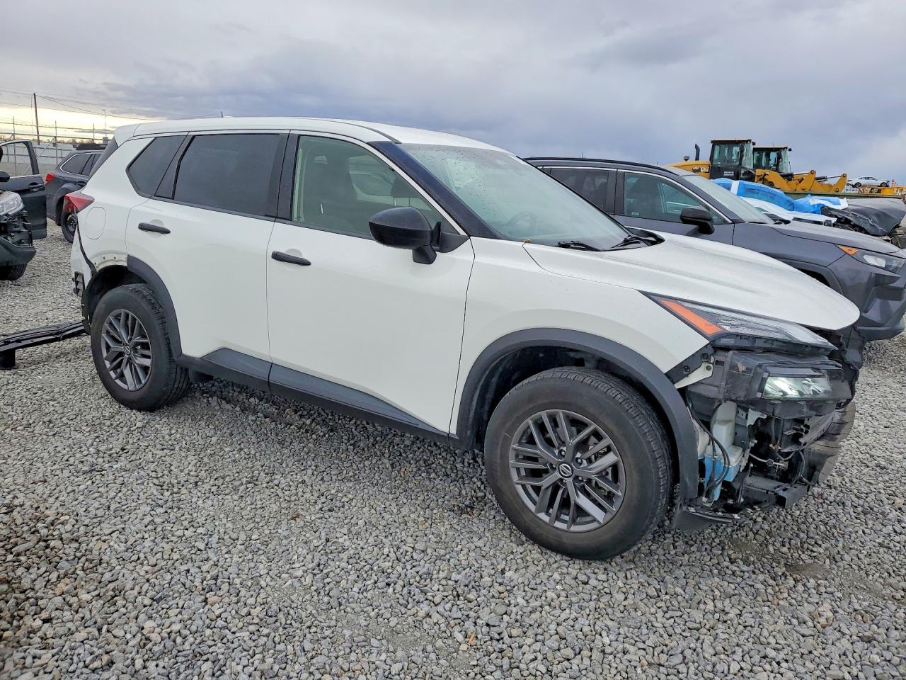 2021 NISSAN ROGUE S photo 4