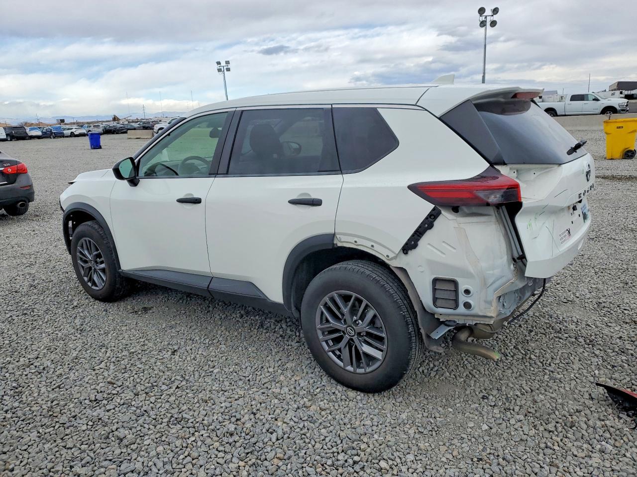 2021 NISSAN ROGUE S photo 2