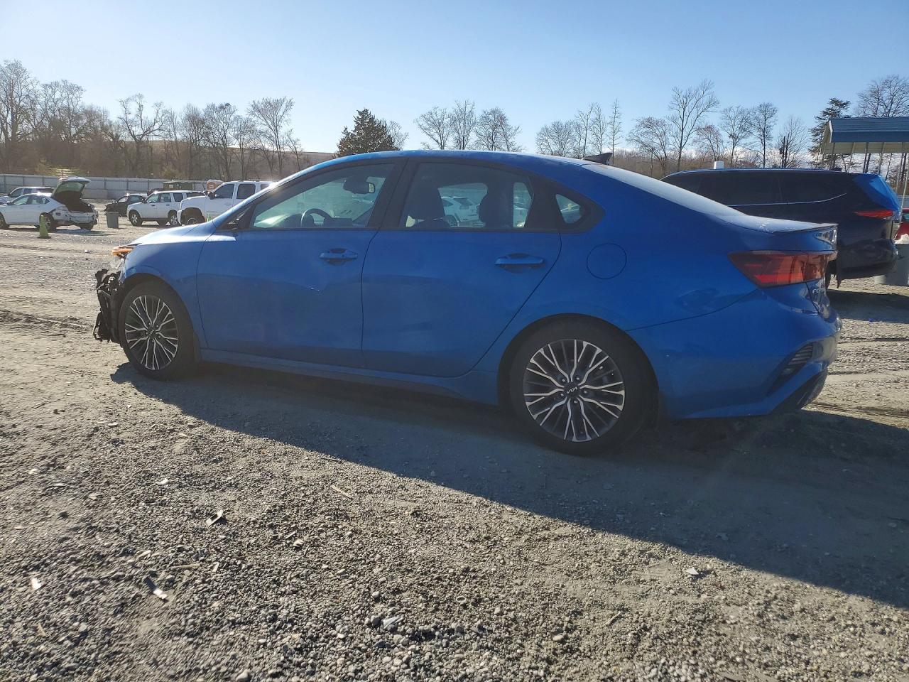 2023 KIA FORTE GT LINE photo 4