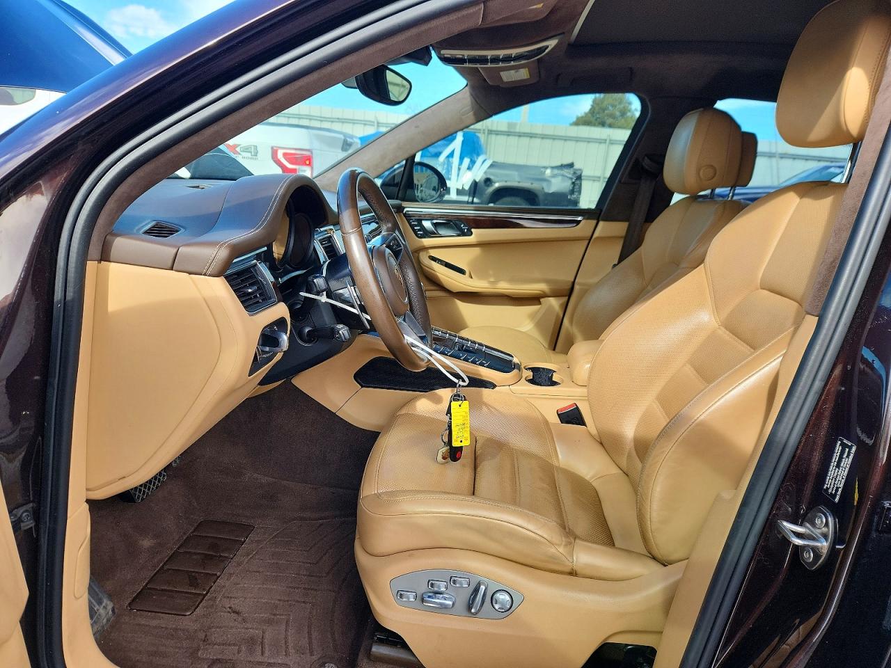 2016 PORSCHE MACAN TURBO photo 7
