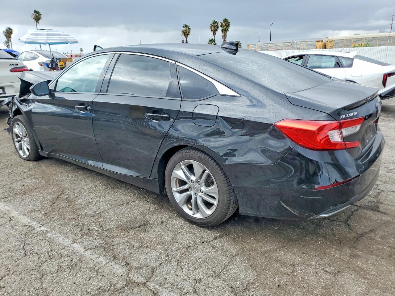 2018 HONDA ACCORD LX photo 3