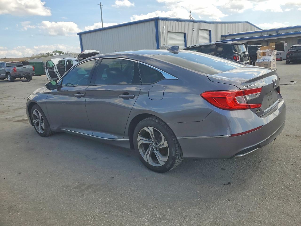2018 HONDA ACCORD EXL photo 3