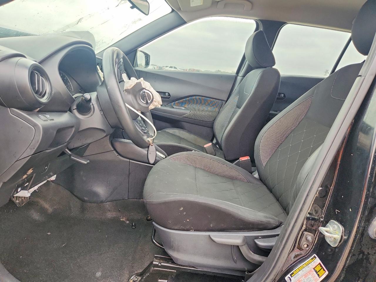 2019 NISSAN KICKS S photo 19