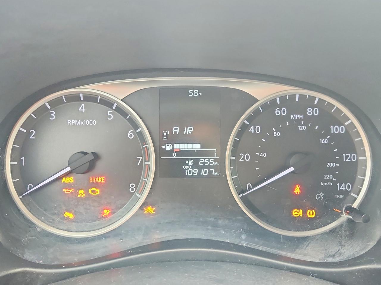 2019 NISSAN KICKS S photo 25