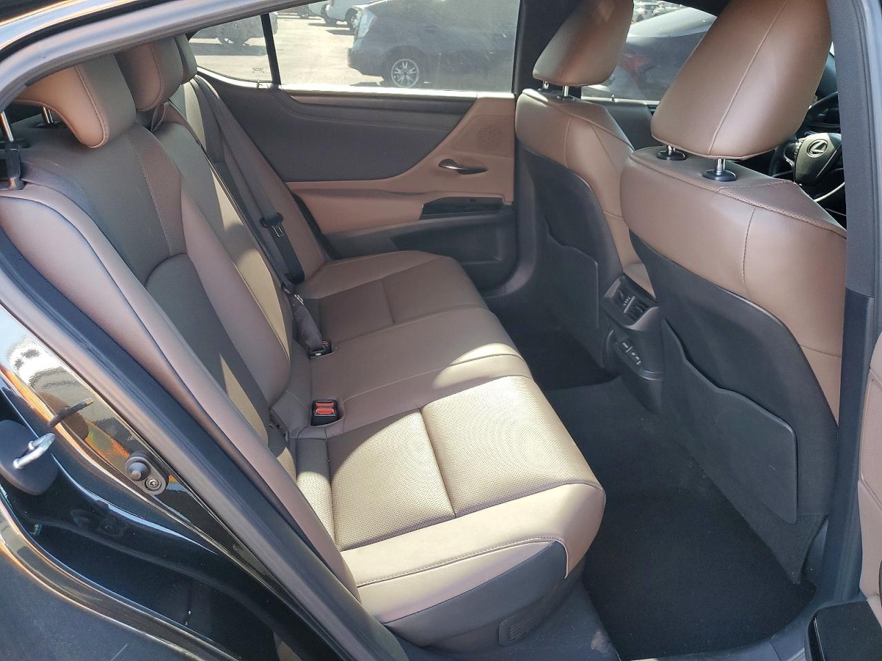 2025 LEXUS ES 300H BASE photo 10