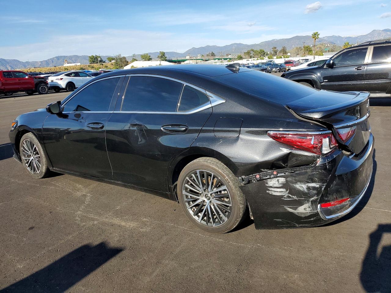 2025 LEXUS ES 300H BASE photo 2
