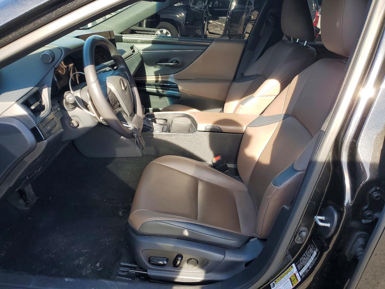 2025 LEXUS ES 300H BASE photo 7