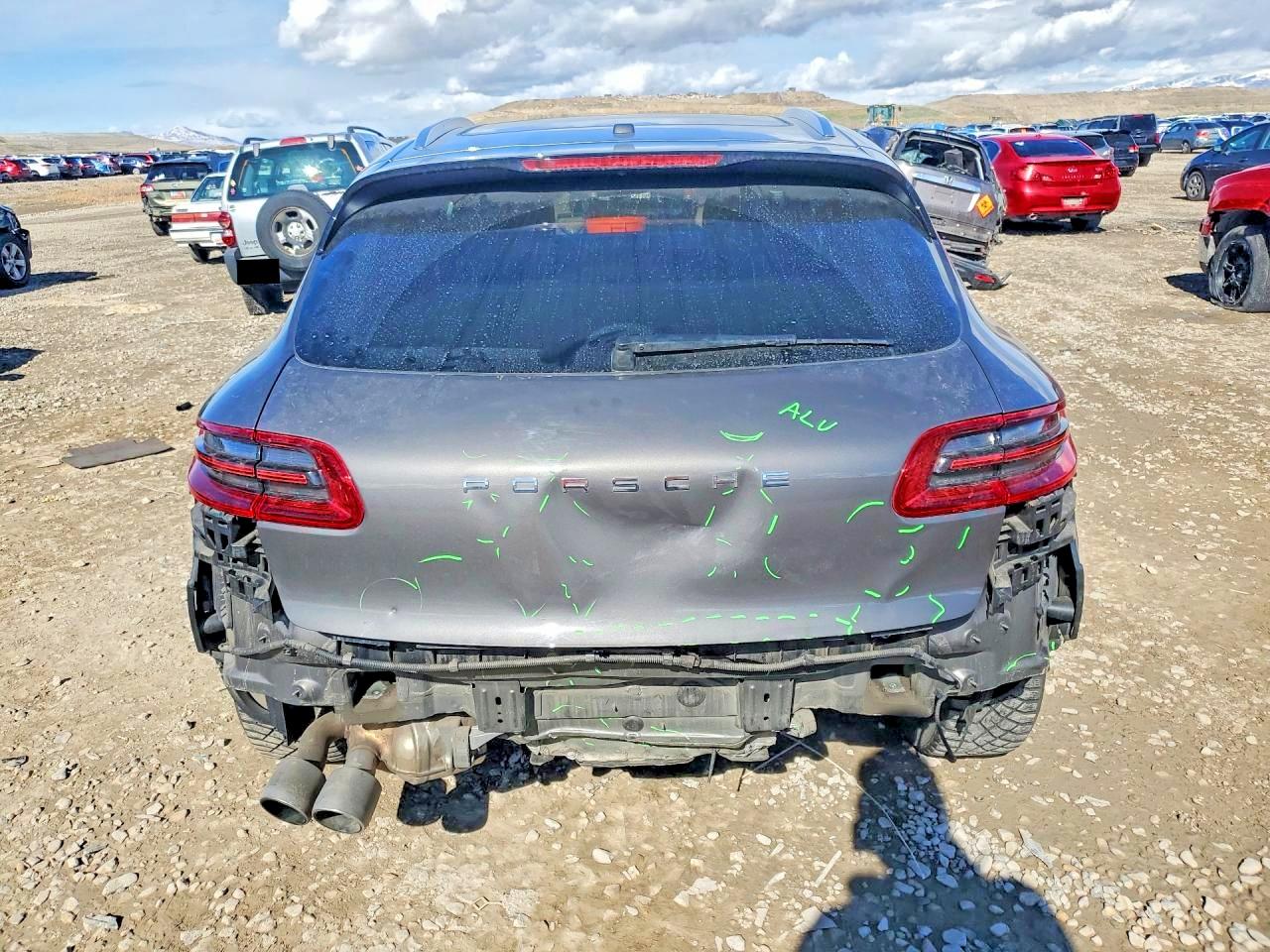 2015 PORSCHE MACAN S photo 6