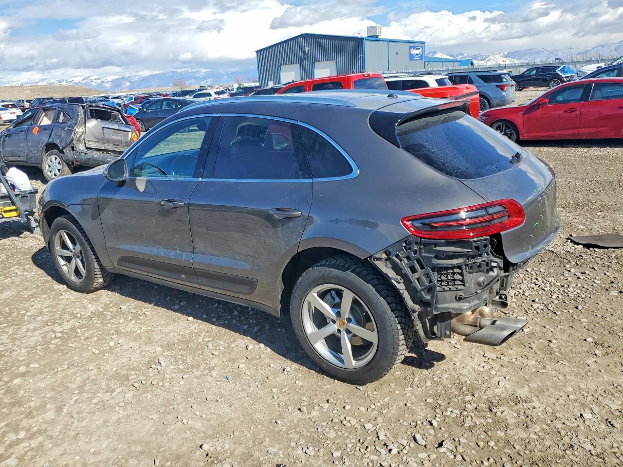2015 PORSCHE MACAN S photo 2