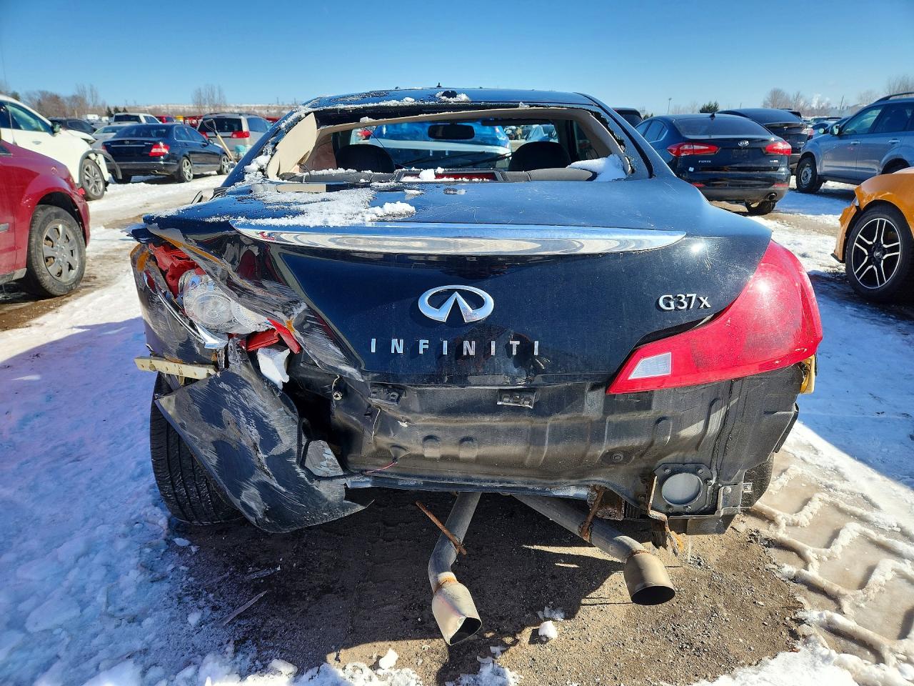 2009 INFINITI G37 photo 11