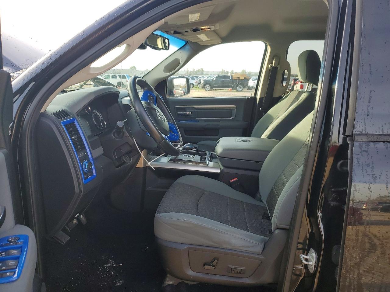 2013 RAM 1500 SLT photo 7