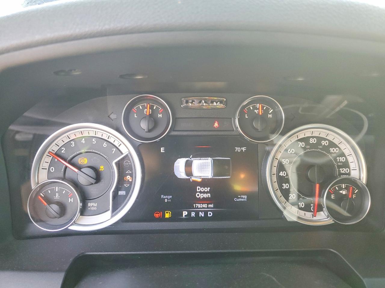 2013 RAM 1500 SLT photo 9