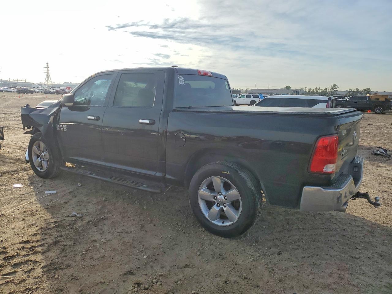 2013 RAM 1500 SLT photo 2