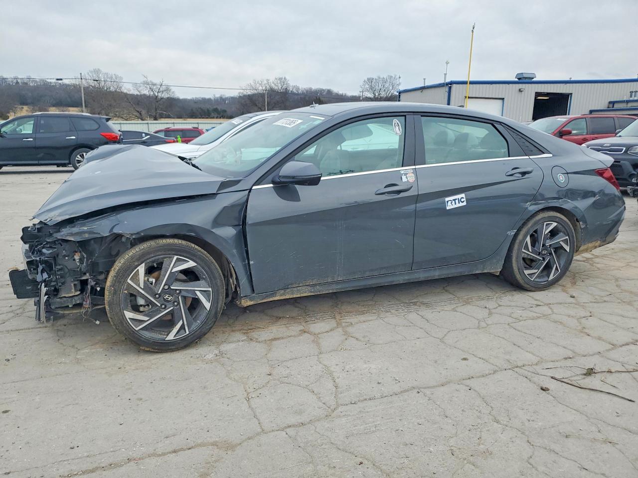 2025 HYUNDAI ELANTRA