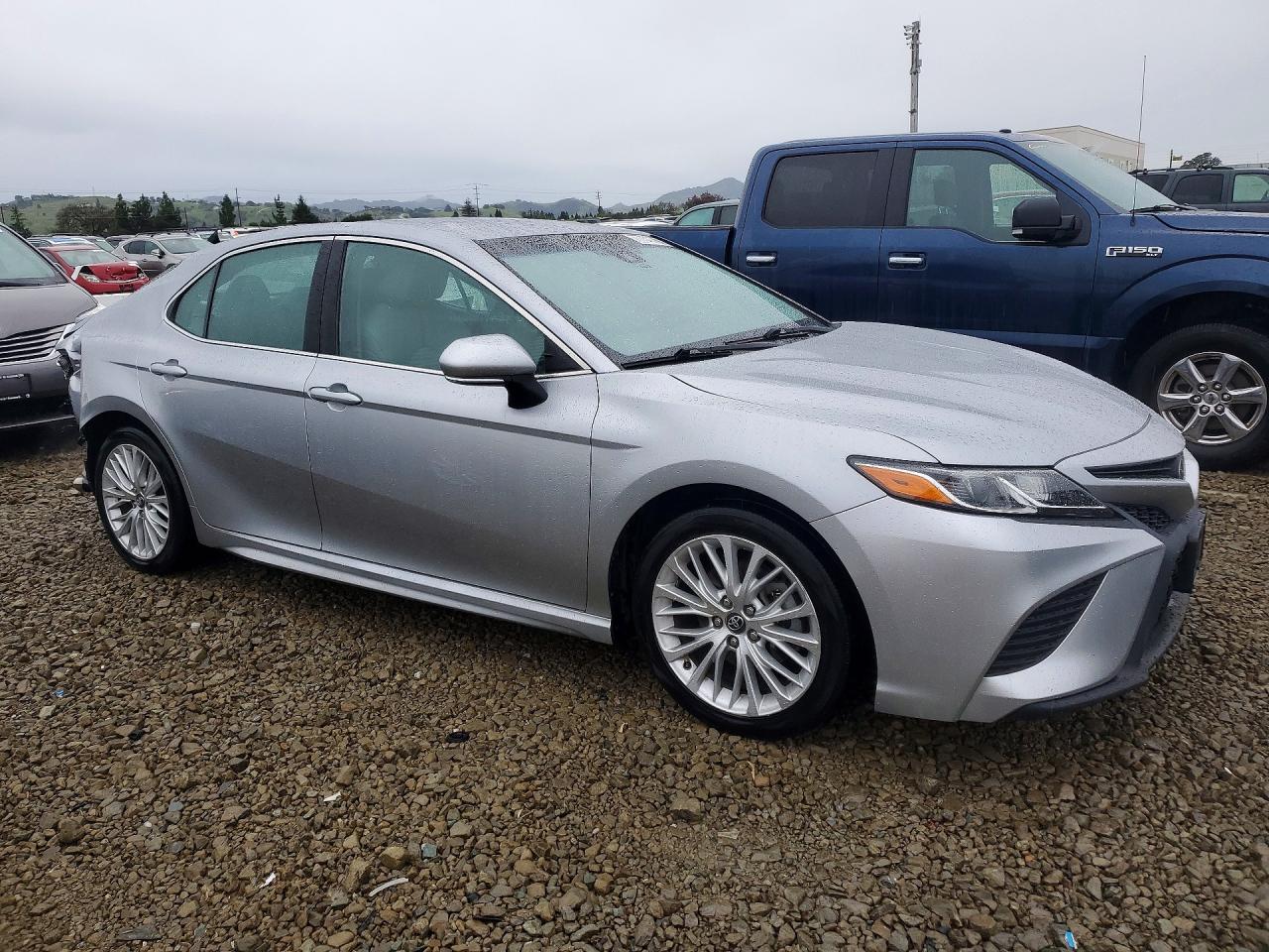 2018 TOYOTA CAMRY L photo 4